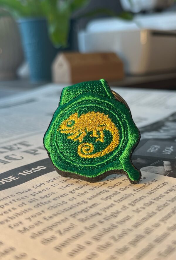 カメレオンの刺繍リング