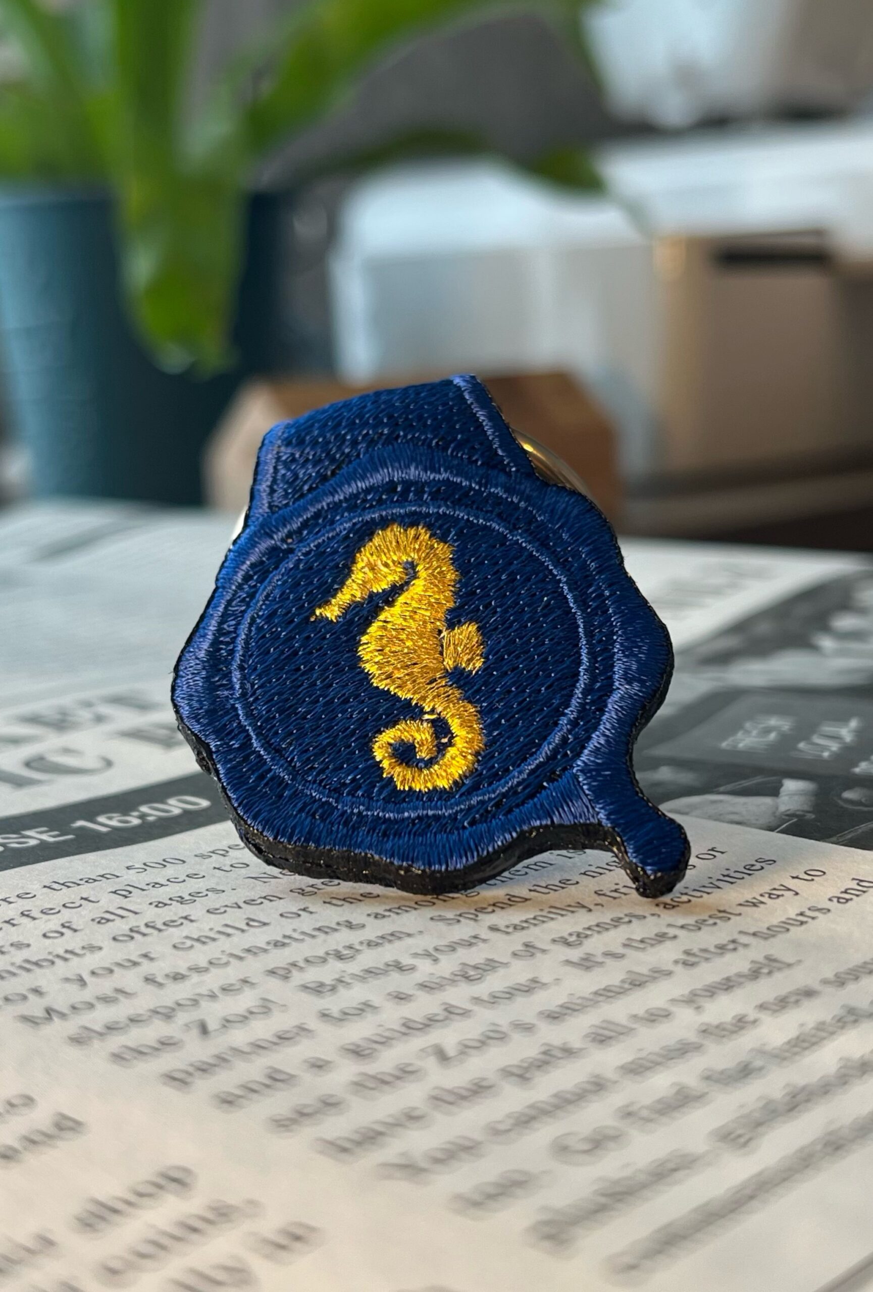 タツノオトシゴの刺繍リング