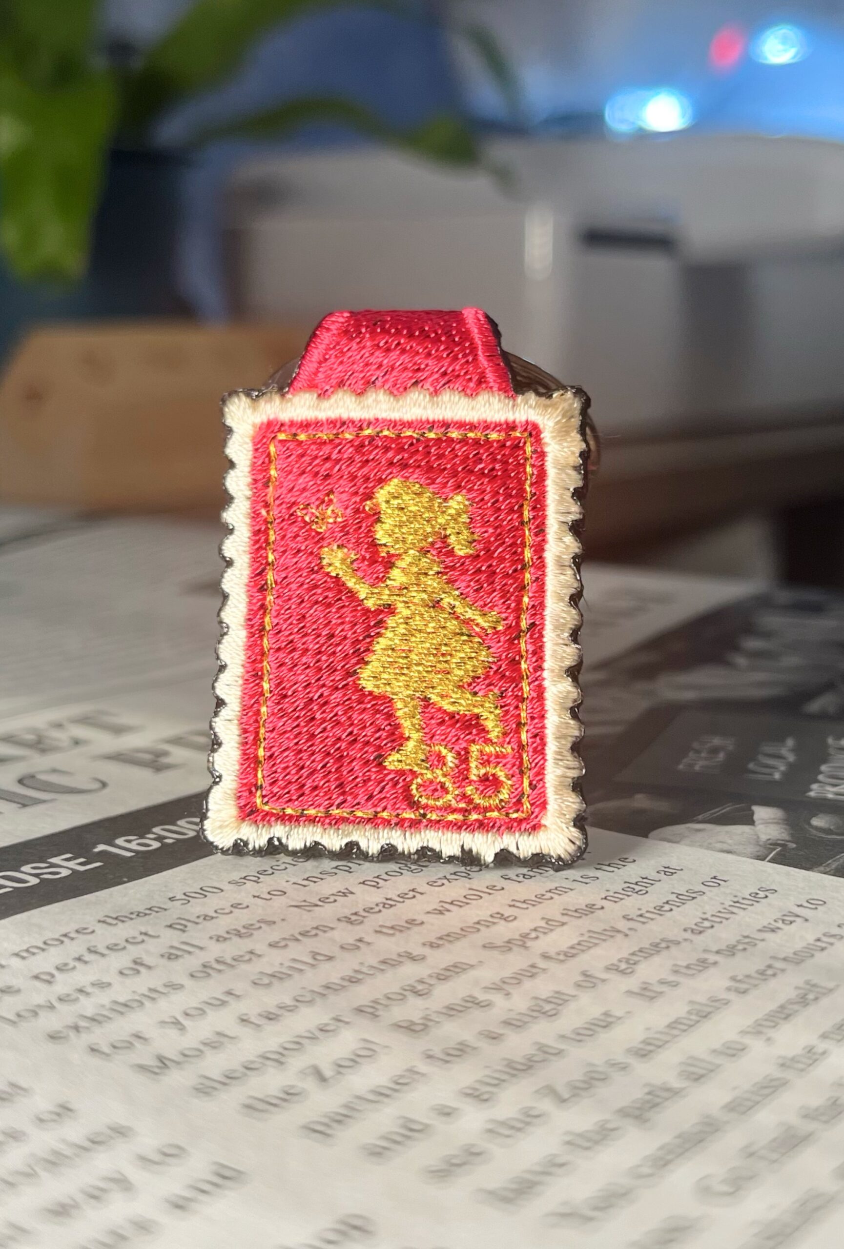 蝶と少女の刺繍リング - 画像 (2)