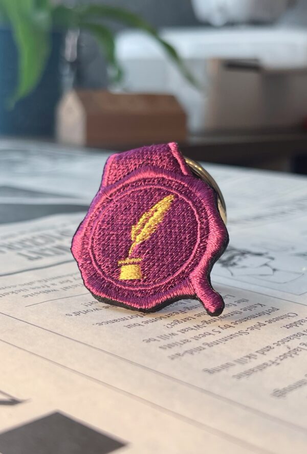 羽ペンの刺繍リング