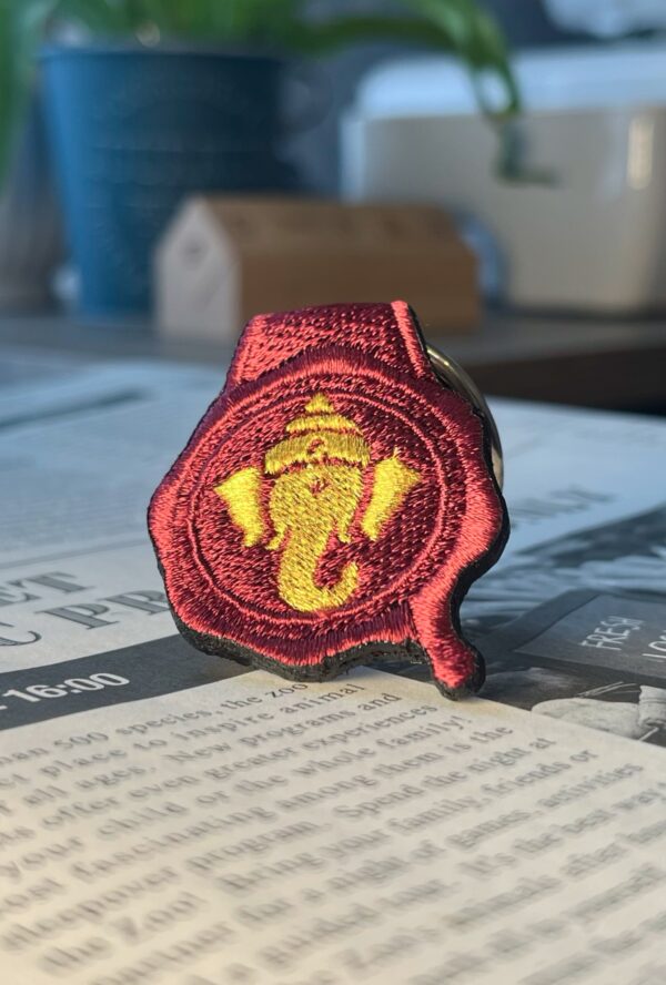ガネーシャの刺繍リング
