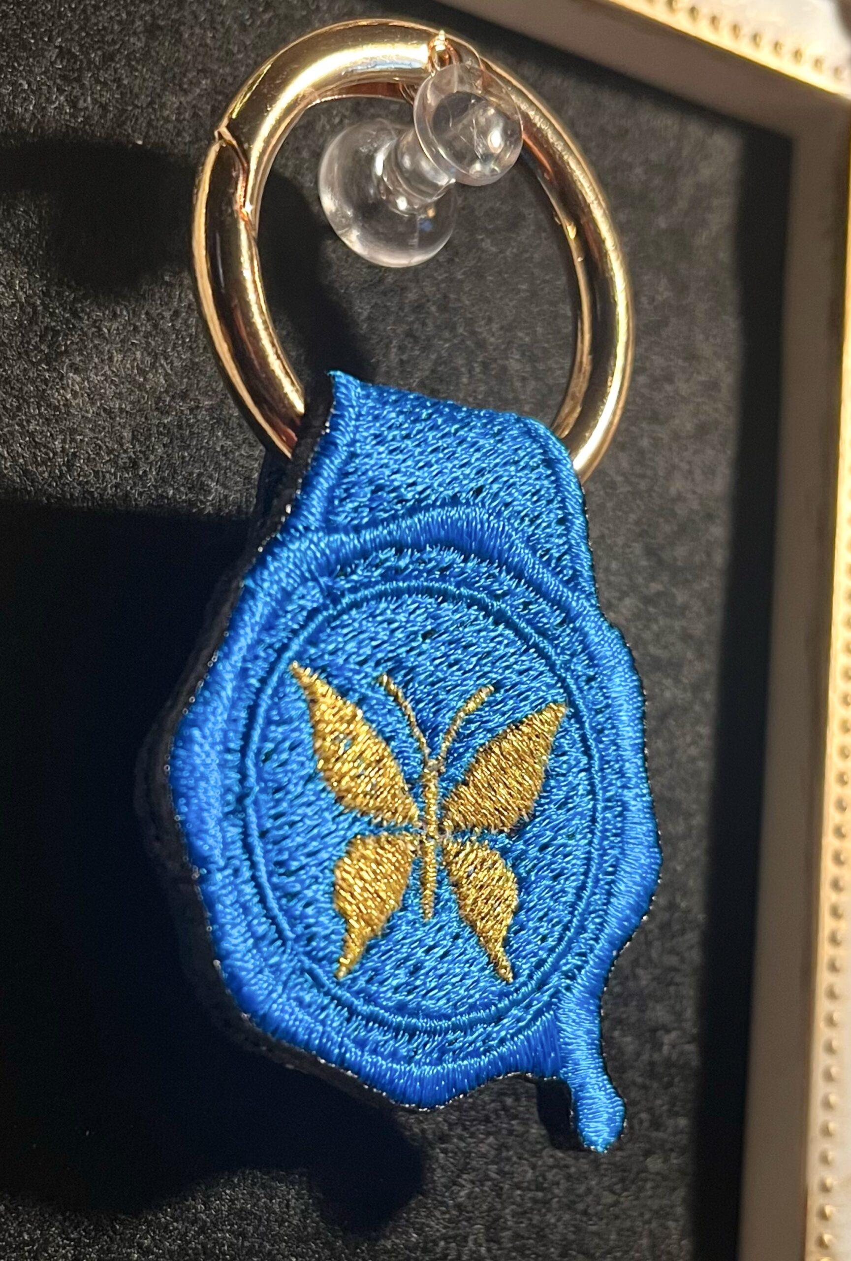 幸運を呼ぶ蝶の刺繍リング - 画像 (2)