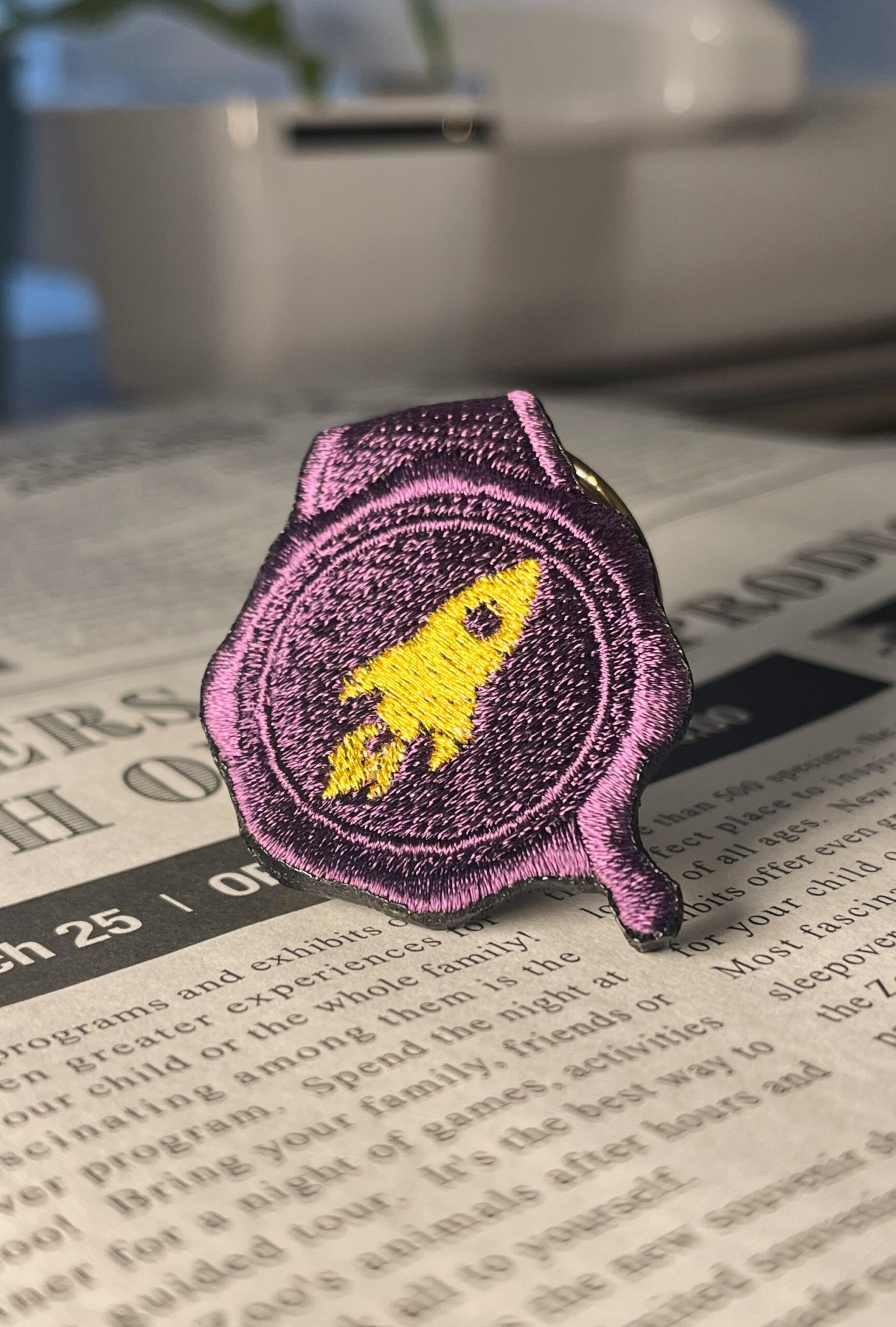 ロケットの刺繍リング