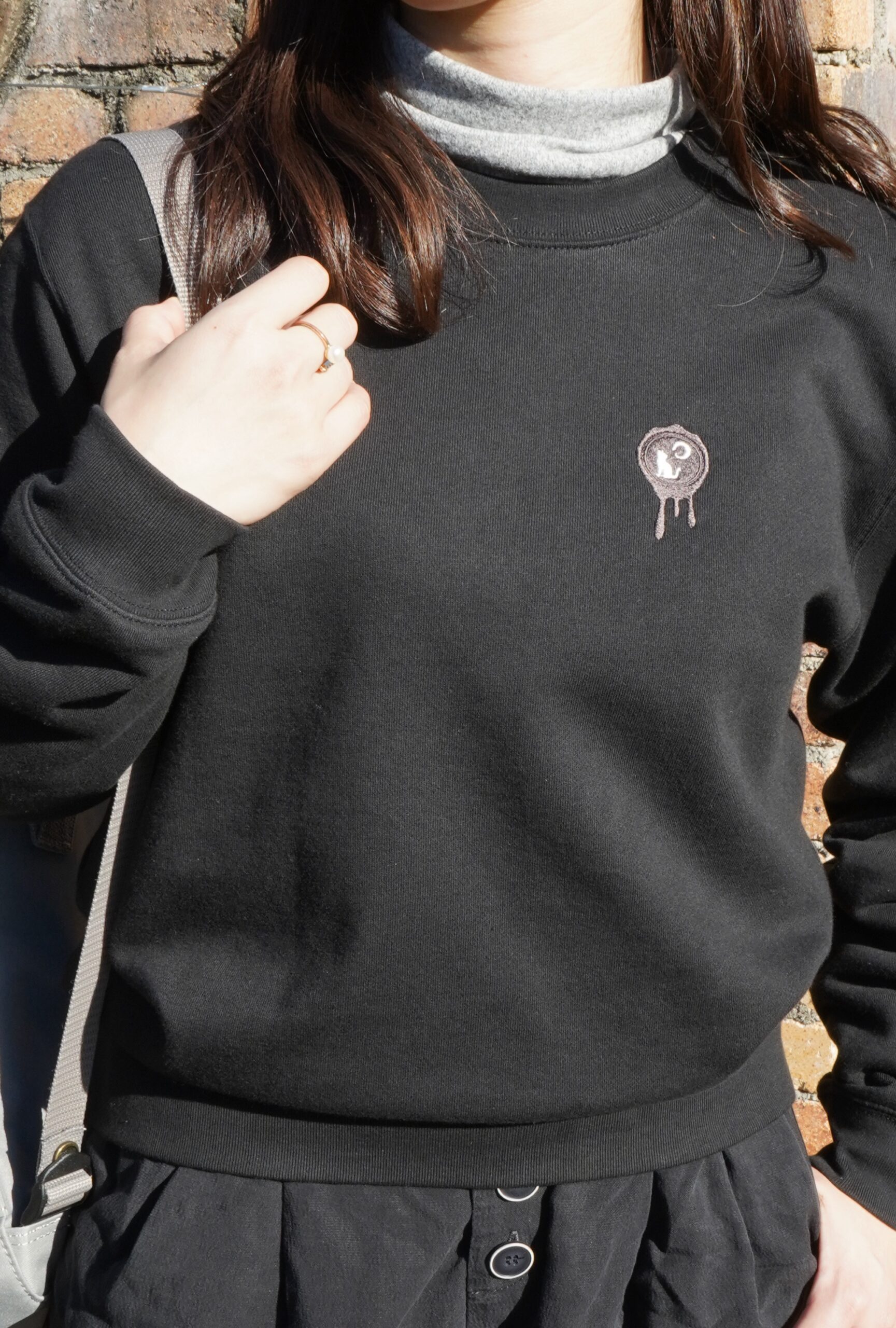 月を望む猫のシーリングスタンプ風のスウェット - 画像 (6)